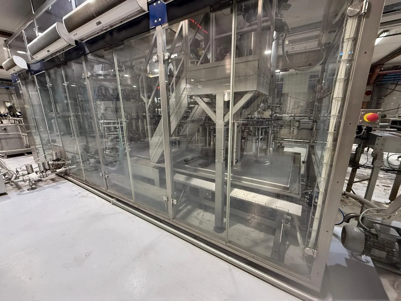 Montaje de Placa INOX Estructural en Línea de Producción